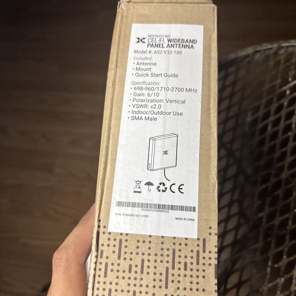 Cel-Fi A52-V32-101 Wideband Panel Antenna - Picture 2 of 6